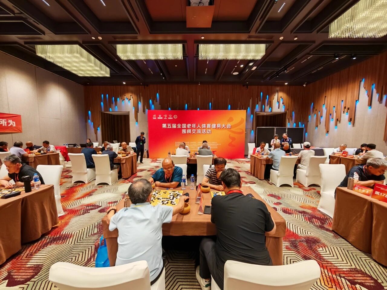 以棋为媒